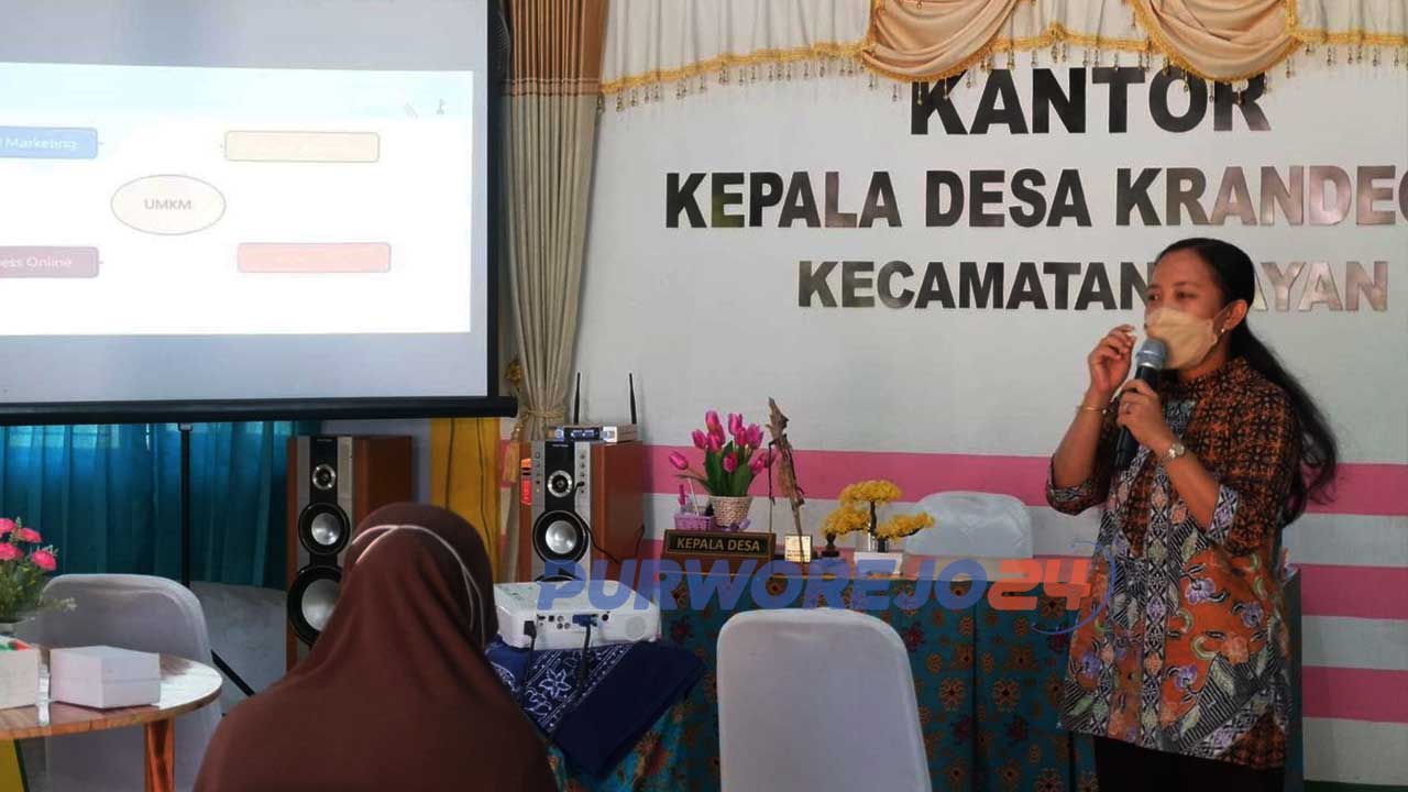 Sosialisasi dan pelatihan Digital Marketing bagi pelaku UMKM di Desa Krandegan oleh Tim KKN Universitas Sebelas Maret Surakarta, (13/9/2021).