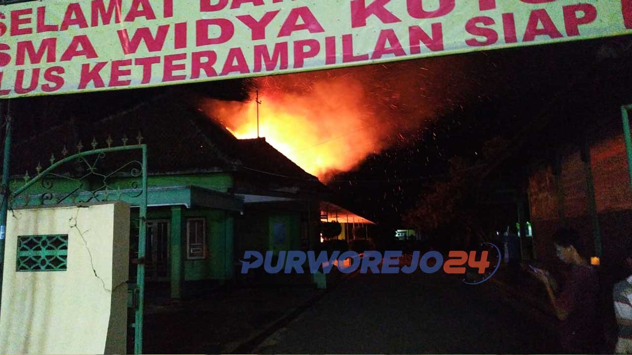 kebakaran di SMK Widya Kutoarjo, Kamis (30/9/2021)