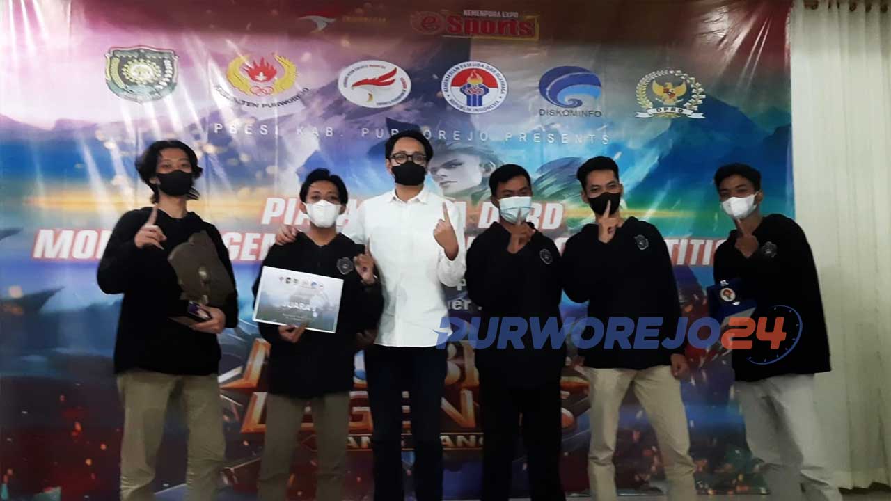 Para juara turnamen game online Mobile Legend Purworejo Piala Ketua DPRD Purworejo
