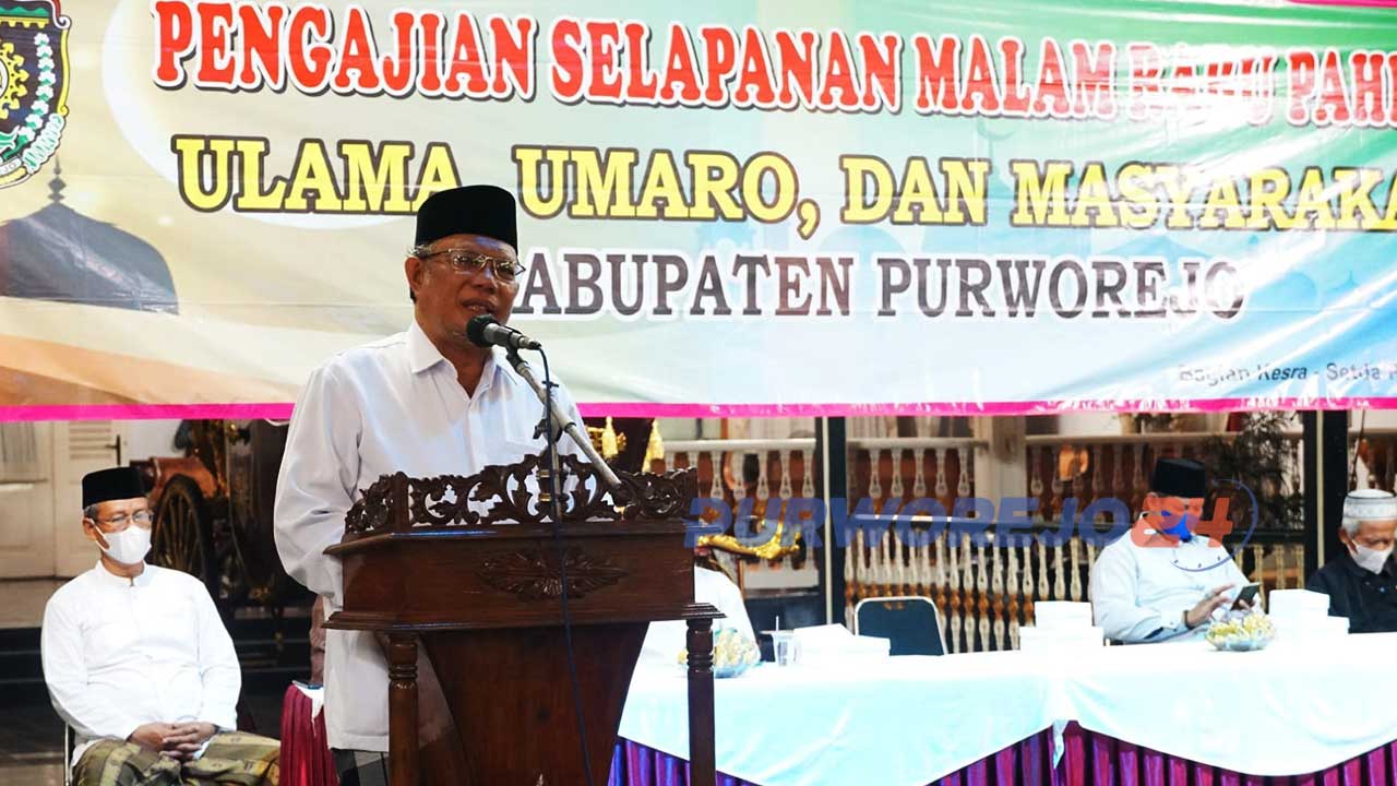 Pengajian rutin selapanan yang dilaksanakan oleh Bagian Kesra Setda Kabupaten Purworejo melalui Bagian Humas, di pendopo kabupaten, Selasa (16/11/2021).