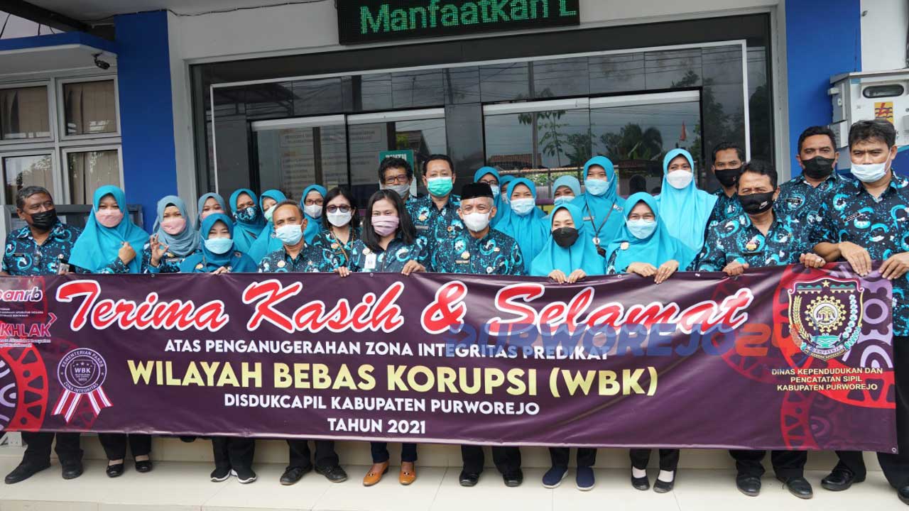 Dindukcapil Kabupaten Purworejo berhasil memperoleh predikat zona integritas menuju WBK tahun 2021