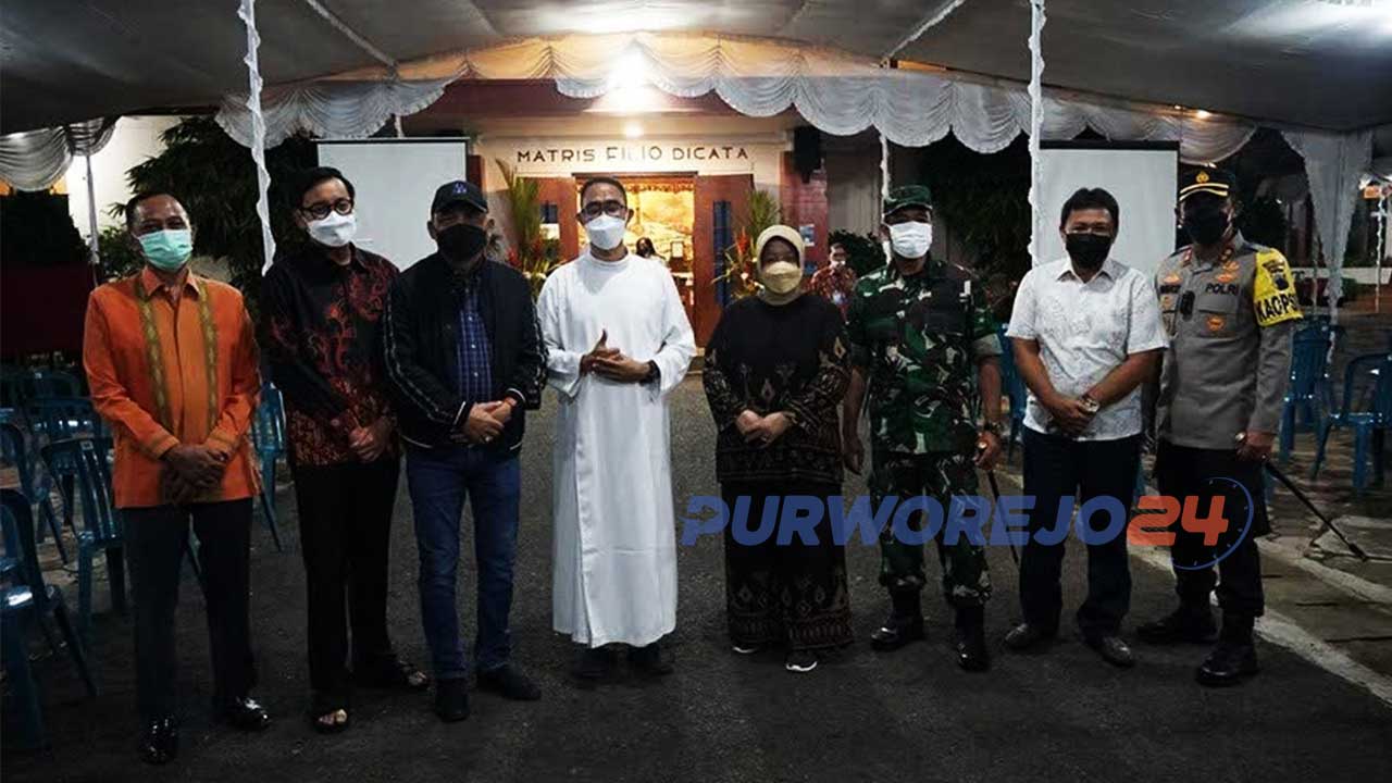 Forkopimda memantau kegiatan ibadah Misa Malam Natal di sejumlah gereja
