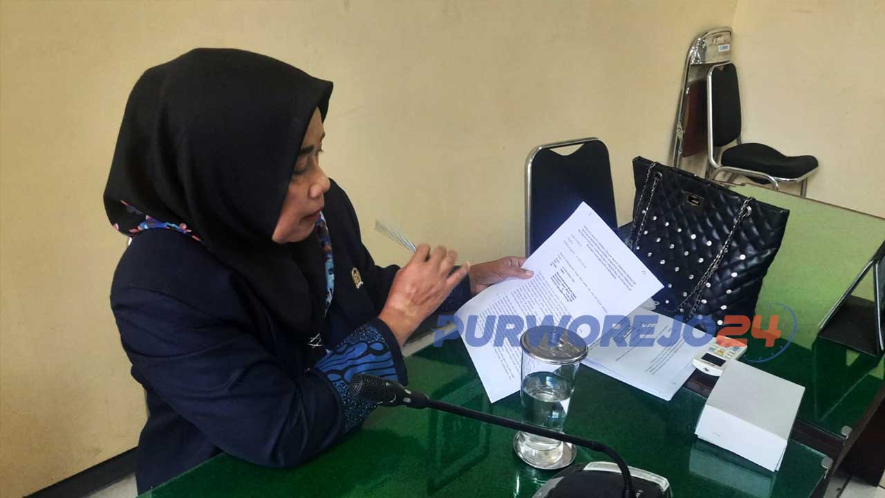 Ketua Komisi 1 DPRD Tursiyati memberi penjelesan kepada wartawan usai rapat dengan ekskutif terkait surat rekomendasi KASN.