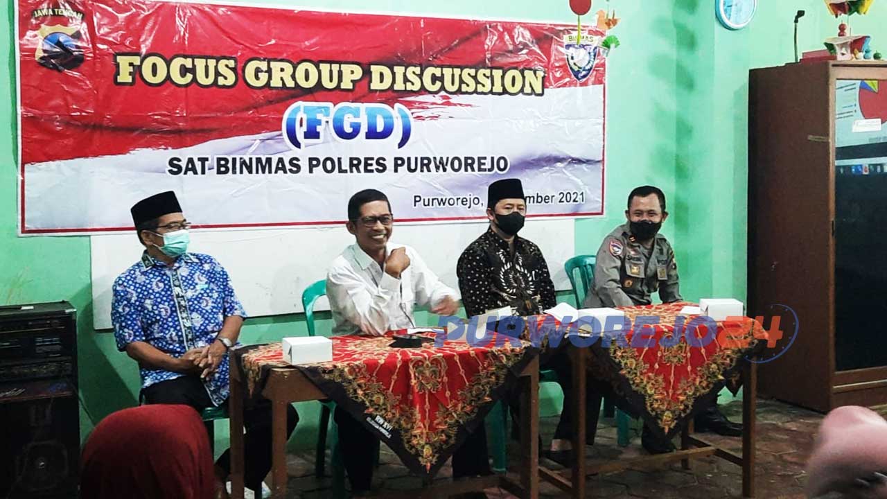 Polres Purworejo menggelar Focus Group Discussion dengan masyarakat Kelurahan Purworejo.