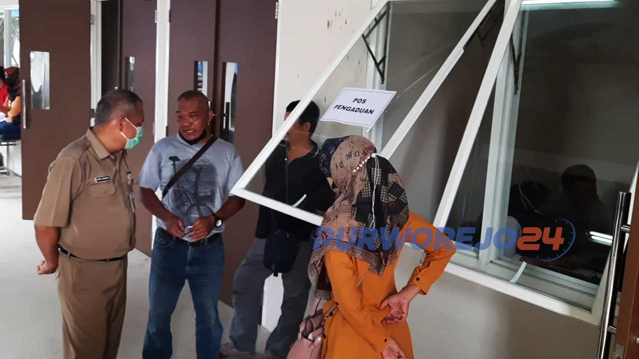 Pos pengaduan di Pasar Baru Purworejo