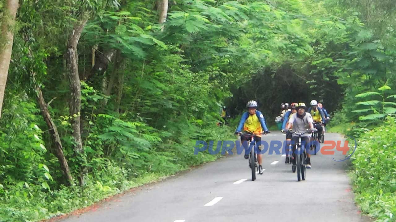 Komunitas Samsugo Bekasi kunjungi tempat wisata di Purworejo dan Kulonprogo