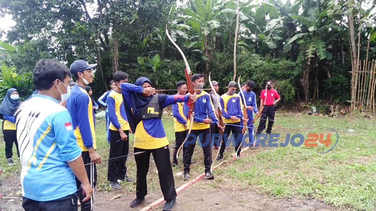 pelatihan dasar memanah bagi guru-guru sekolah Muhammadiyah Kabupaten Purworejo