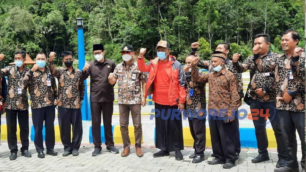 Anggota Komisi V DPR RI Ir Sudjadi mengunjungi lokasi Embung Tlogoguwo