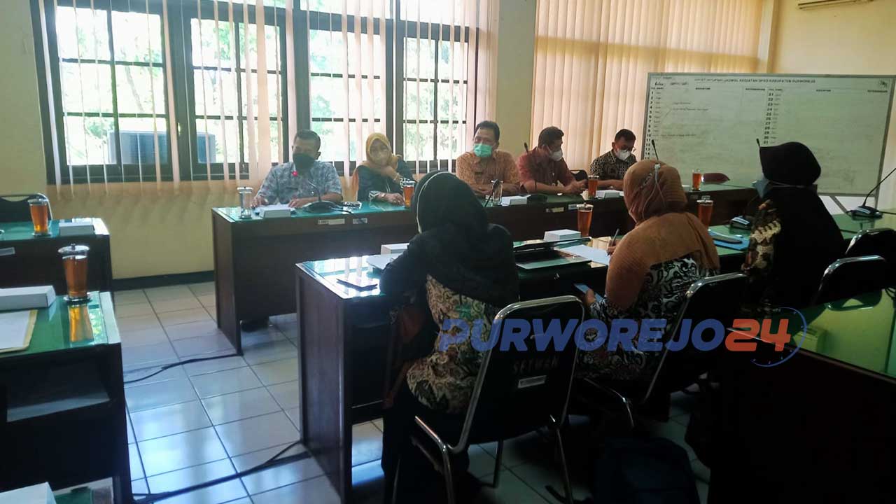 Komisi IV DPRD Purworejo, akhirnya melakukan pemanggilan terhadap jajaran Direksi RSUD Dr Tjitrowardojo terkait kejadian penggerudukan RSUD oleh warga desa Mlaran
