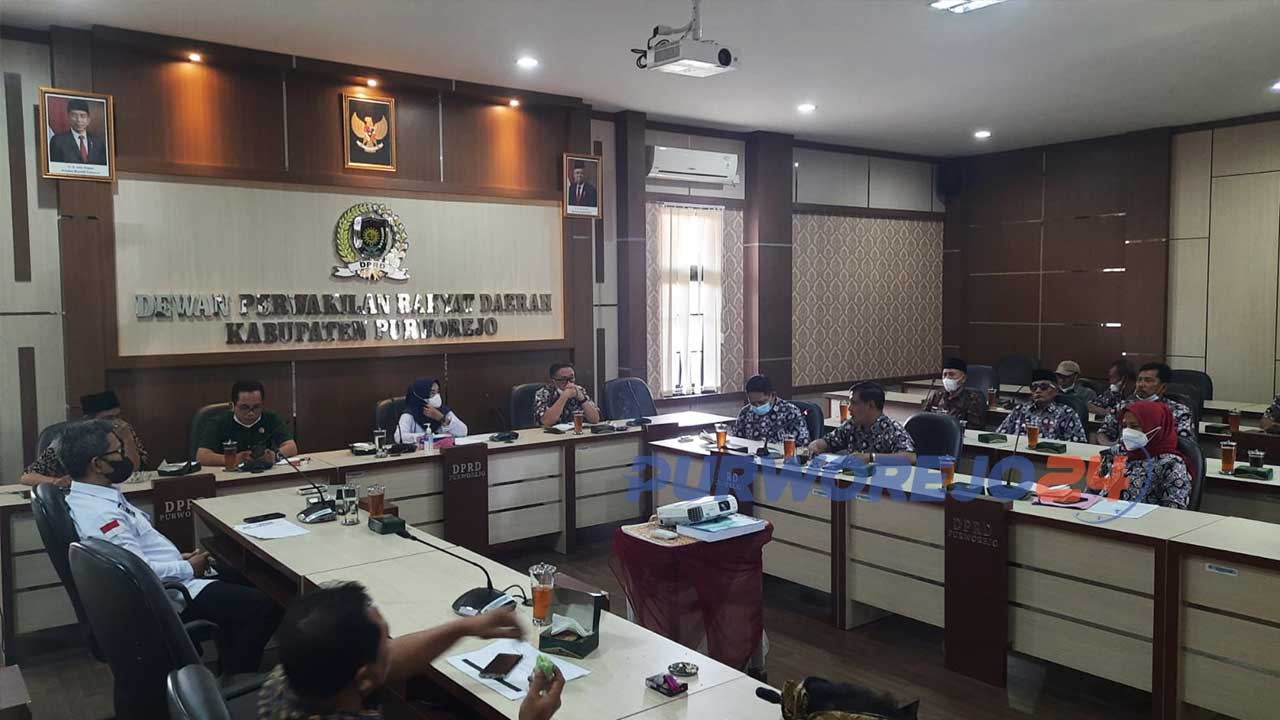 Rapat audiensi DPRD, Polosoro Kecamatan Ngombol dan Camat Ngombol terkait Alih Fungsi Gedung Serbaguna