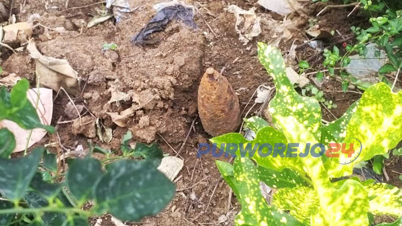 Warga Desa Langenrejo Kecamatan Butuh, Purworejo, Jawa Tengah, menemukan benda diduga mortir