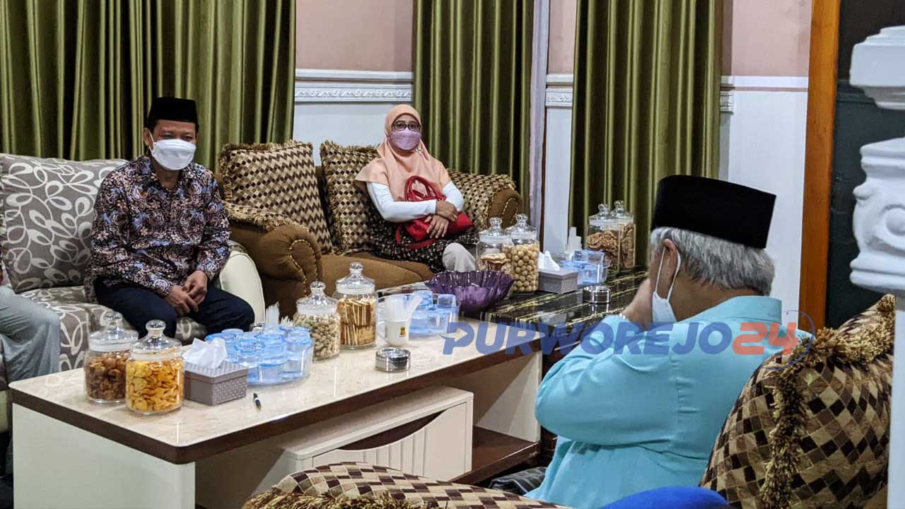 Abdul Kholik saat kunjungan di Pondok pesantren An-Nawawi Berjan Purworejo