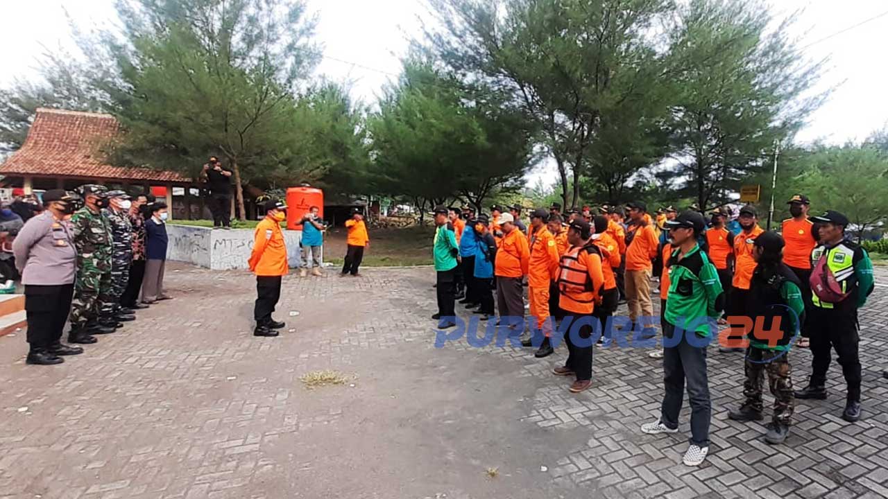 Operasi SAR gabungan pencarian korban tenggelam di Pantai Jatimalang atau Pantai Dewa Ruci