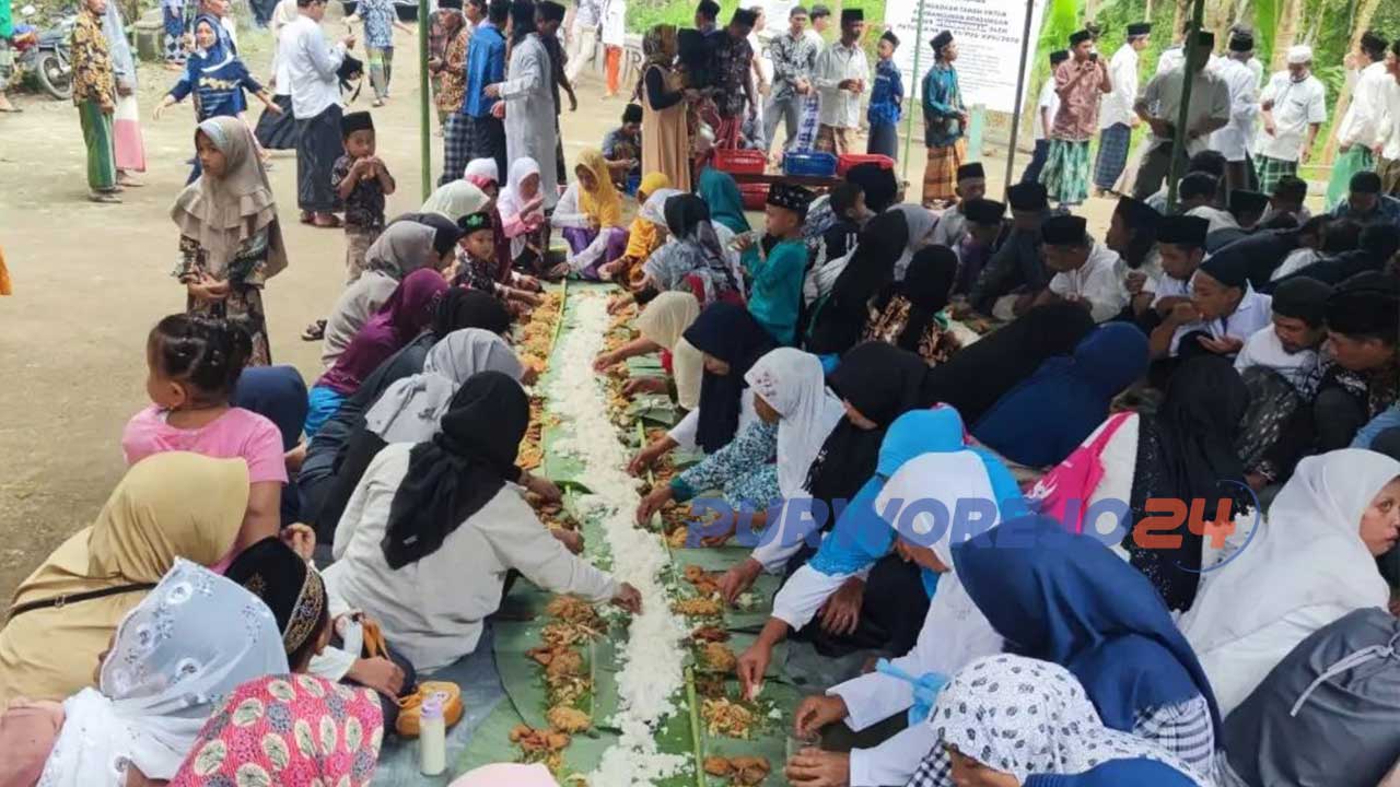 Warga Desa Wadas, Kecamatan Bener melaksanakan tradisi Nyadran menjelang bulan Ramadhan, Rabu 16 Maret 2022
