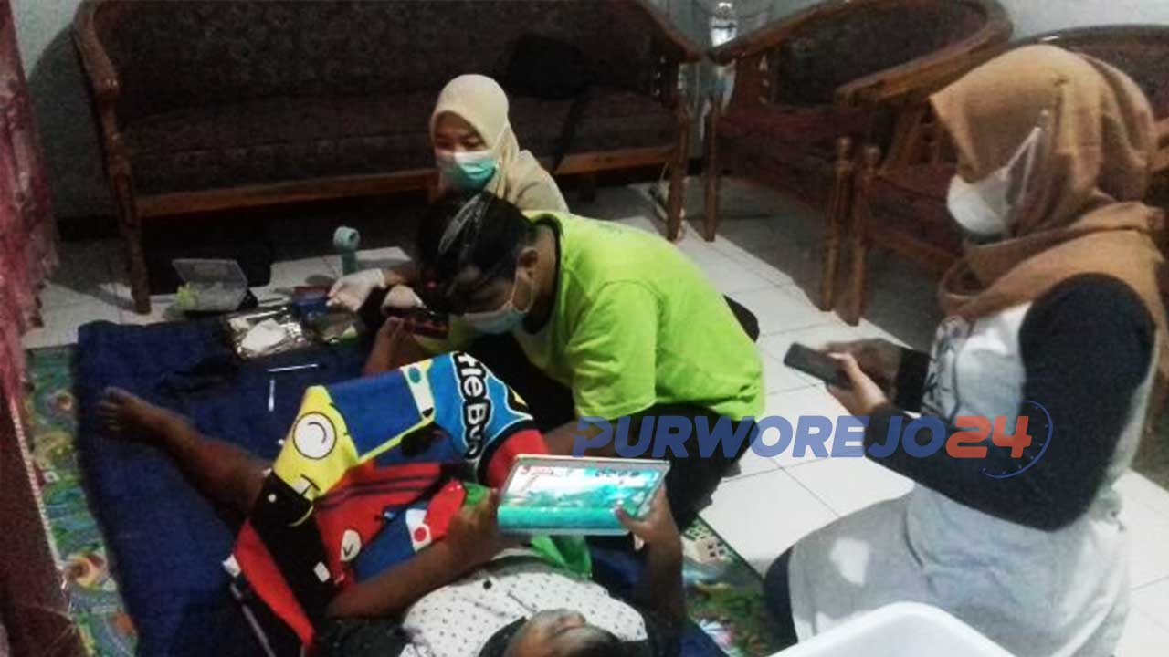 Komunitas Sobat Satu Irama (SSI) Purworejo menggelar bhakti sosial di Desa Jogoboyo, Kecamatan Purwodadi, Purworejo