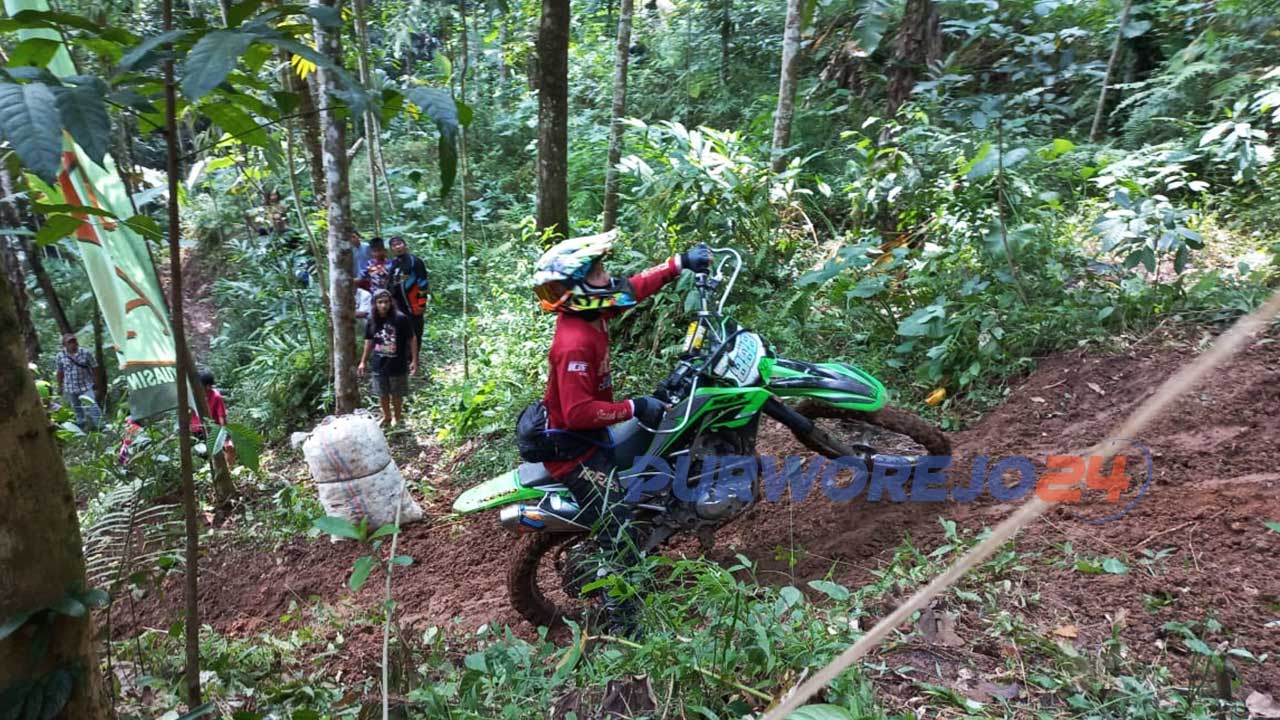 Baksos Jelajah Bukit Bumi Ngadirejo Patco Feat Kopdar STN #10
