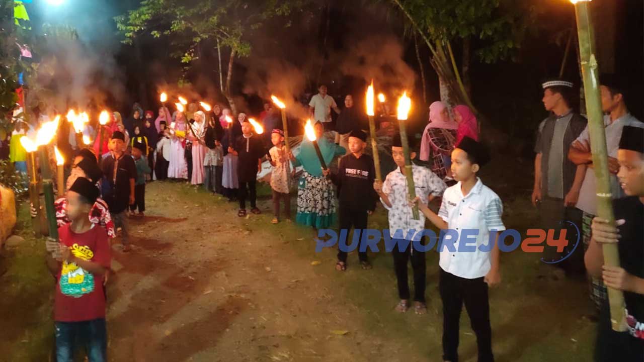 Seribuan warga Dusun Manisjangan Desa Seren Kecamatan Gebang, Purworejo ikuti Tiarkatan Suroan