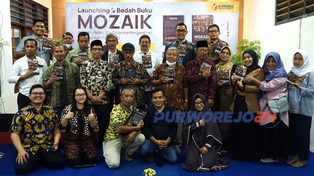 Bawaslu Kabupaten Purworejo meluncurkan Buku Mozaik Sejarah, Peran, dan Dinamika Pengawasan di Kabupaten Purworejo pada Selasa 9 Agustus 2022