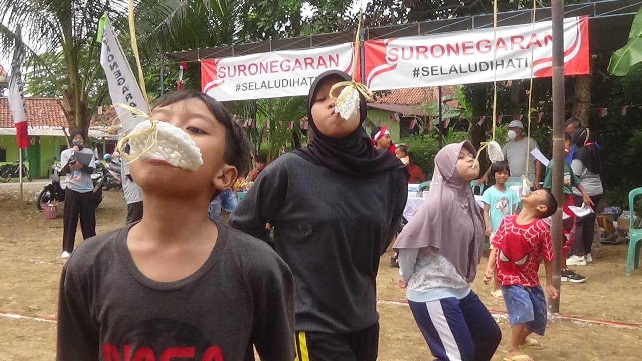 Perayaan 17-an di Kampung Suronegaran