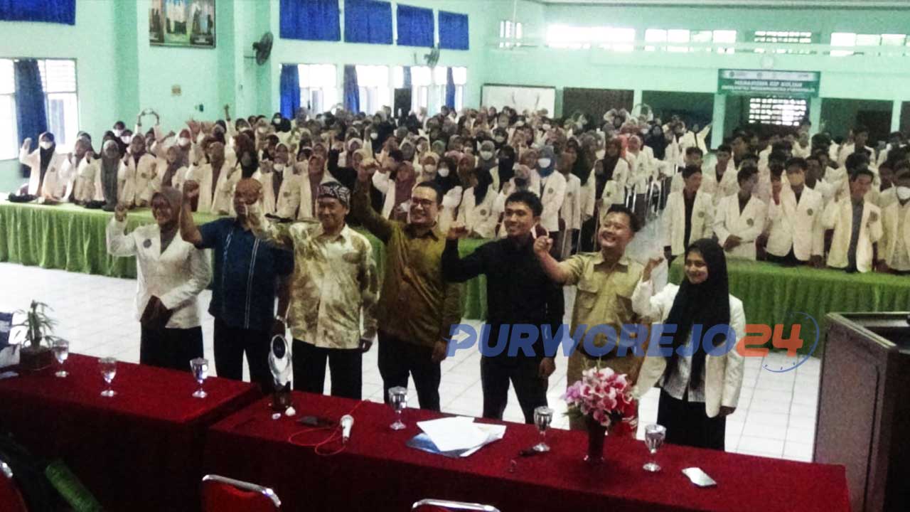 Lokakarya Motivasi dan Kewirausahaan bagi mahasiswa penerima bantuan pendidikan KIP-Kuliyah dan Beasiswa UMPurworejo, di Auditorium Kasman Singodimedjo, pada Senin 17 Oktober 2022.