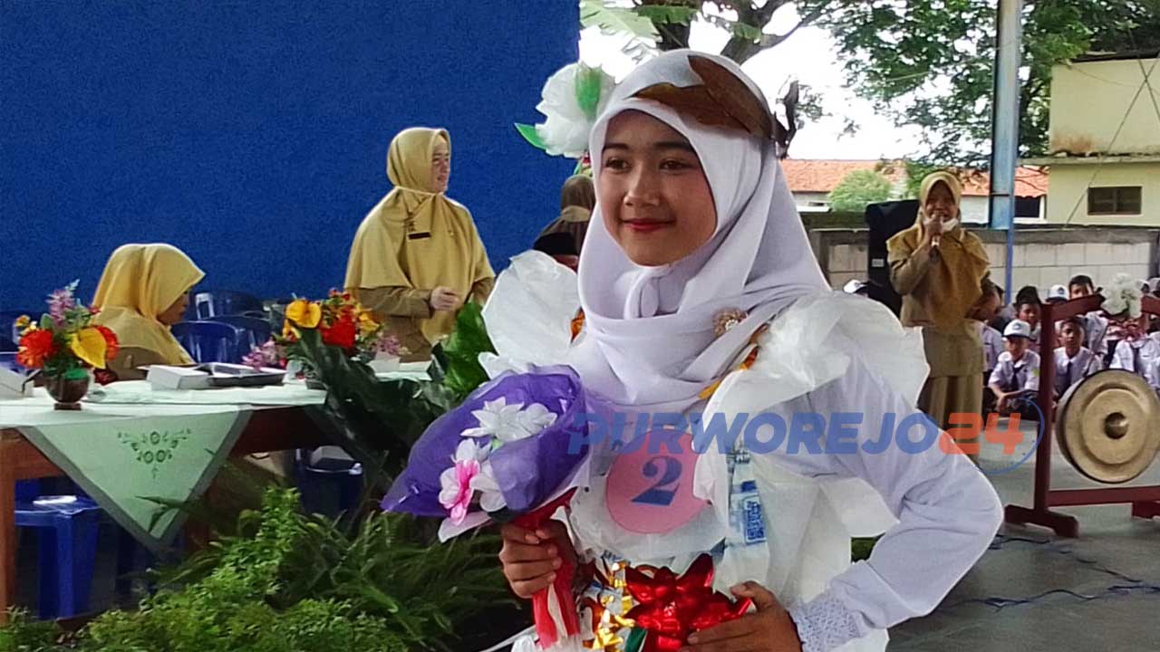 Pameran Hasil Karya Proyek Penguatan Profil Pelajar Pancasila, di gedung aula pertemuan SMP Negeri 17 Purworejo, Jawa Tengah pada Senin 10 Oktober 2022.