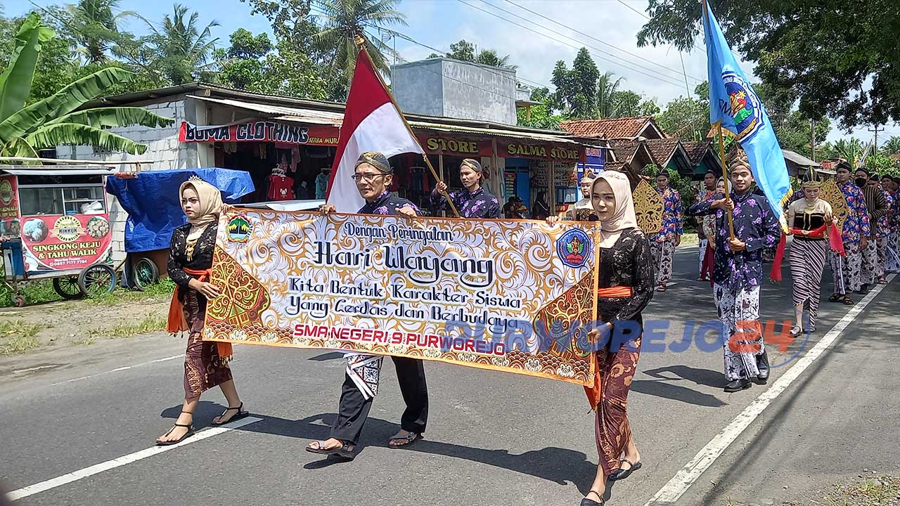 Pawai dalam rangka memperingati Hari Wayang Dunia di Purwodadi Purworejo, 5 Nopemebr 2022