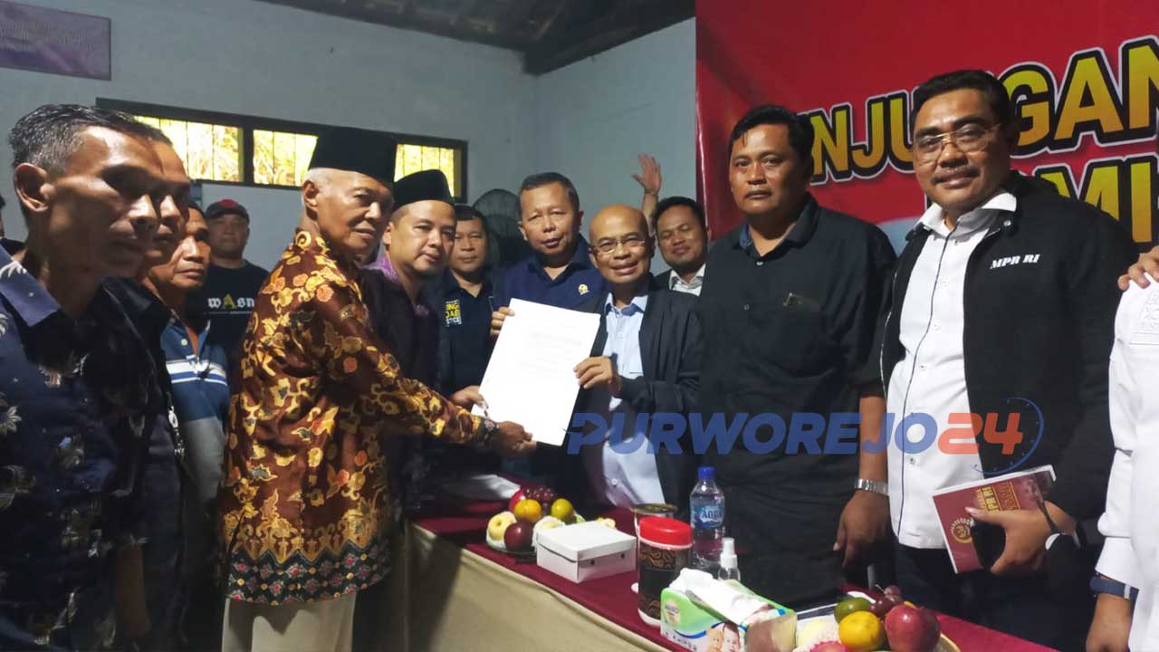 Warga menitipkan tiga tuntutan ke Anggota Komisi 3 DPR RI untuk disampaikan ke Gubernur Jawa Tengah Ganjar Pranowo