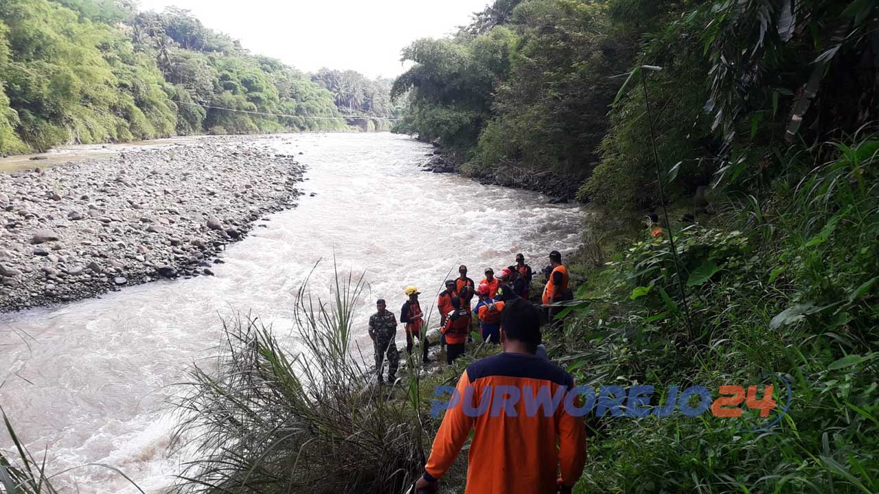 BPBD dan Basarnas lakukan pencarian orang yang diduga hilang di Sungai Bogowonto