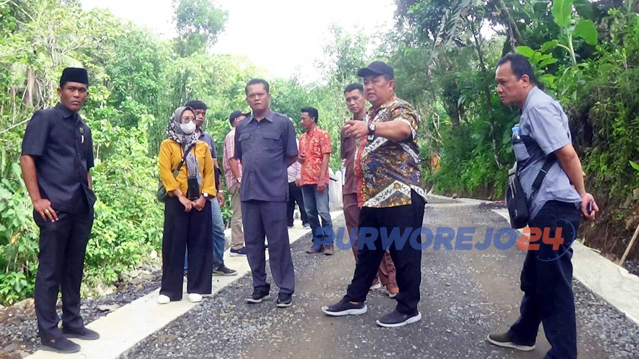 Komisi II DPRD Kabupaten Purworejo, Jawa Tengah, melakukan inspeksi mendadak ke sejumlah proyek infrastruktur