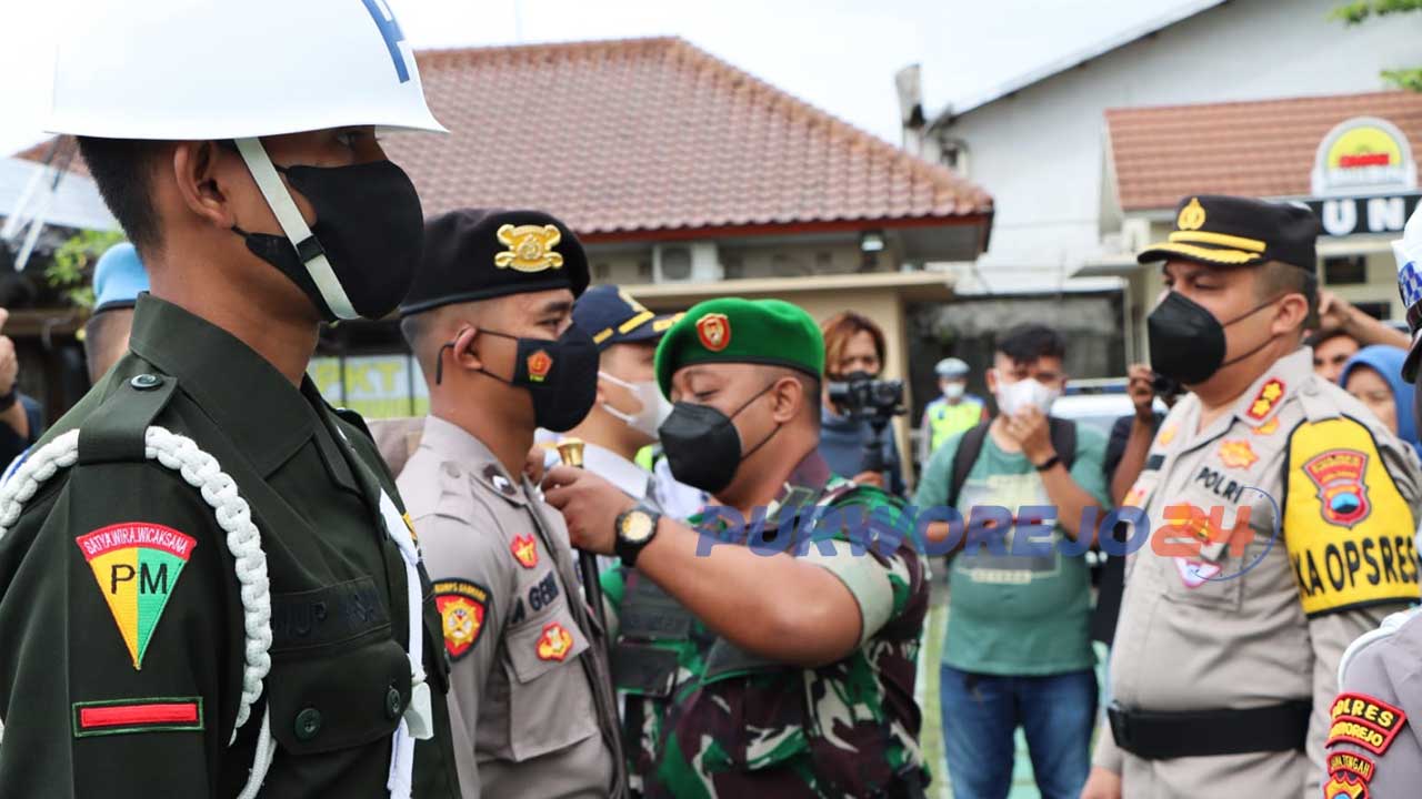 Polres Purworejo, Jawa Tengah, menggelar apel pasukan operasi Lilin Candi 2022 di halaman Mapolres Purworejo, 22 Desemebr 2022.