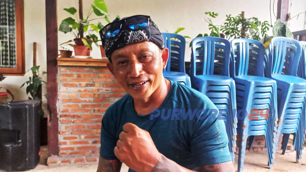 Humas Polosoro, Budi Susilo yang juga menjabat Kades Pamriyan, Pituruh