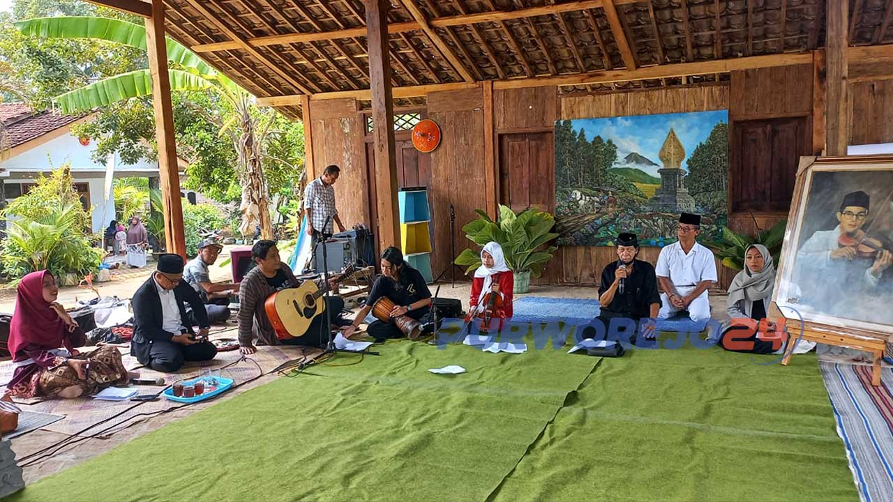Peringatan 120 Tahun Kelahiran WR Supratman di Omah Srotong Srawung Sitanjung Kelurahan Pangenjurutengah, Purworejo