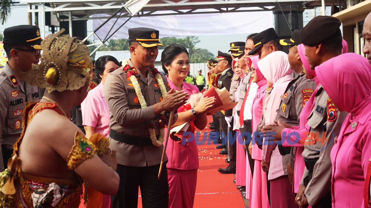 AKBP Victor Ziliwu terhitung Rabu 03 Mei 2023 secara resmi menjabat Kapolres Purworejo, Jawa Tengah