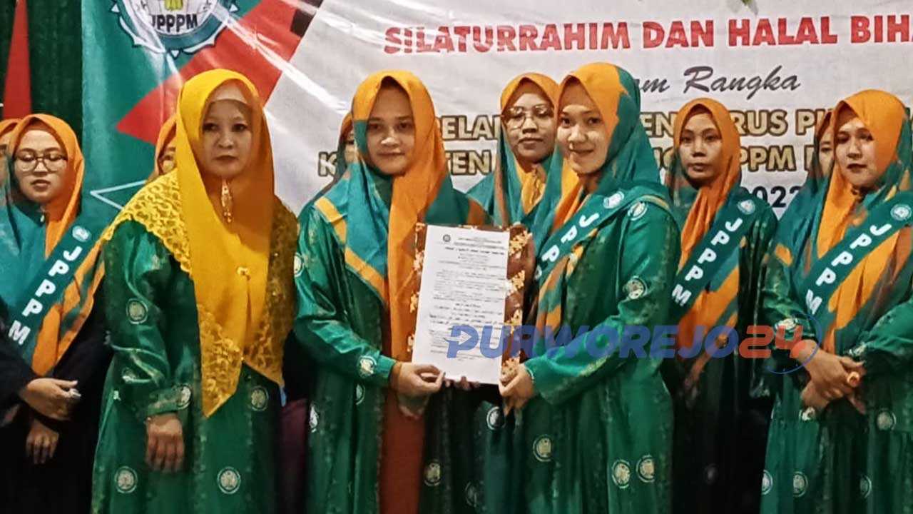 Ibu Nyai Hj. Siti Khuzaimah, S.Pd.I, dinobatkan dan dilantik sebagai ketua Jamiyyah Perempuan Pengasuh Pesantren dan Muballighoh (JPPPM) Kabupaten Purworejo, periode kedua yakni masa khidmah 2022-2027.