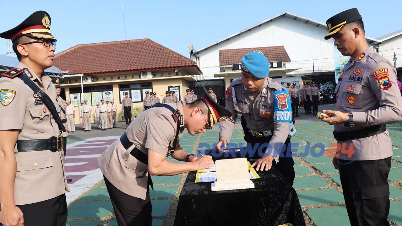 Setijab Waka Polres Purworejo Kompol Aldino Agus Anggoro, S.E., S.I.K., ke Kompol Fadli, S.H., S.I.K yang sebelumnya menjabat sebagai Kasi Laka Subditgakkum Ditlantas Polda Jateng