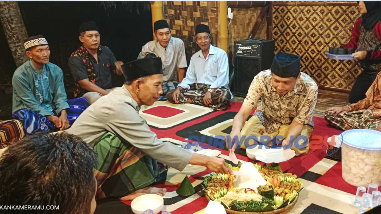 Acara tumpengan dan selamatan berdirinya Saung dan Kebun Jamu Ilo Ilo, di Saung Bambu (Kebun Jamu) Ilo Ilo Dusun Sembir, pada Jumat 7 Juli 2023