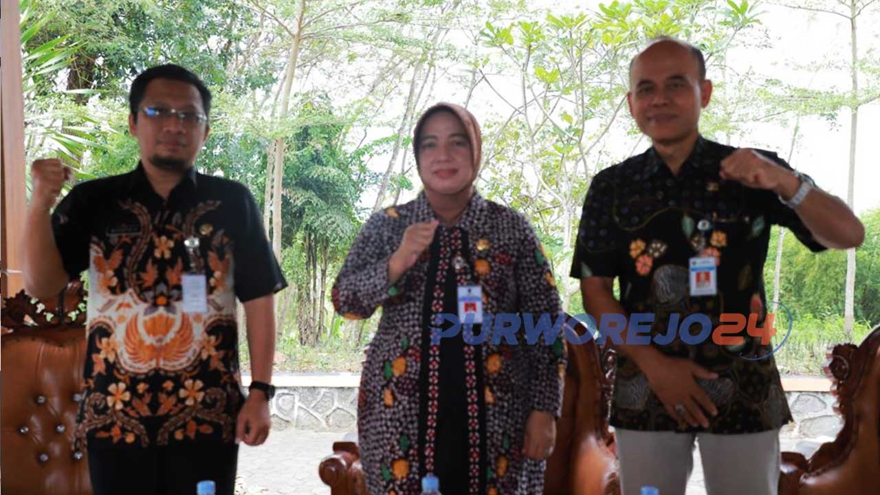 Wakil Bupati Purworejo Hj Yuli Hastuti SH secara resmi meresmikan Program Optimalisasi Pengelolaan Retribusi Sampah Intensif Kabupaten