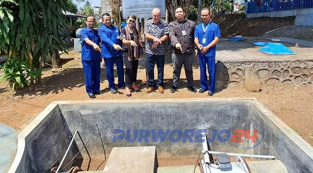 PDAM Tirta Perwitasari Kabupaten Purworejo, Jawa Tengah, menerima bantuan peralatan pendukung berupa Software Monitoring System Program Hibah AMBK bantuan Pemerintah Australia