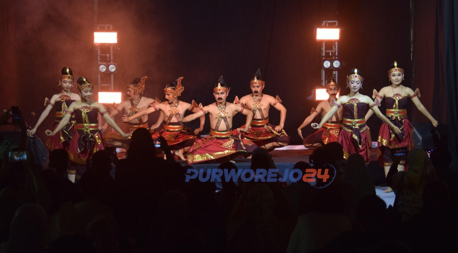 Penampilan Sendratari dalam event Bulan Penuh yang digelar di Art Center Purworejo, pada Sabtu (16/12/2023)