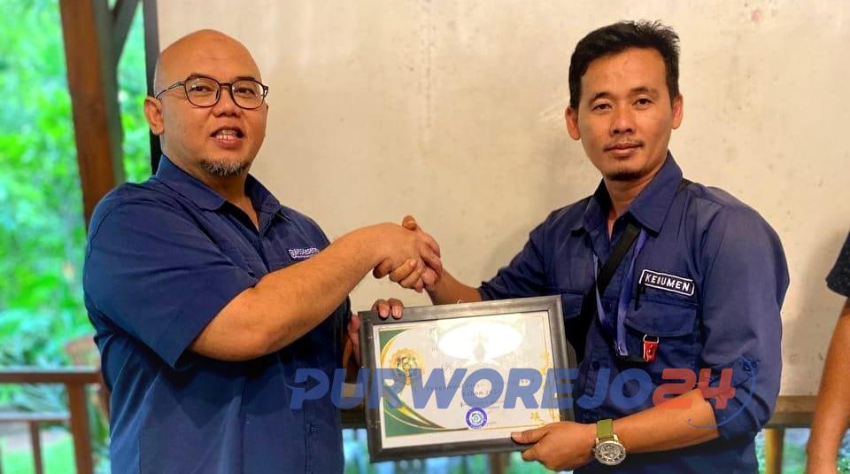 Penyerahan penghargaan