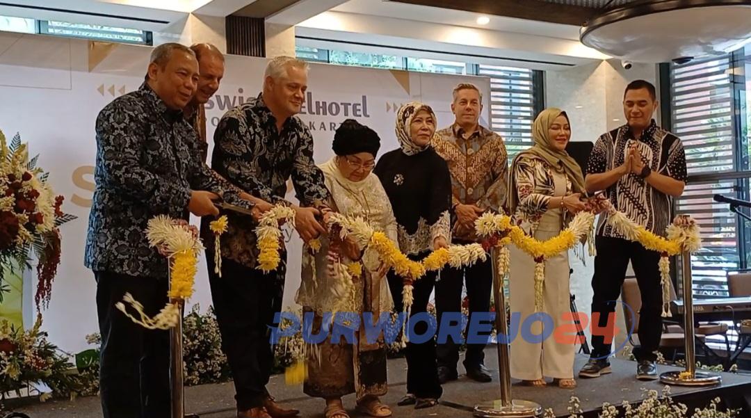 Pemotongan pita tandai soft opening ceremony Swiis-Benhotel Airport Yogyakarta, pada Minggu (21/1/2024)