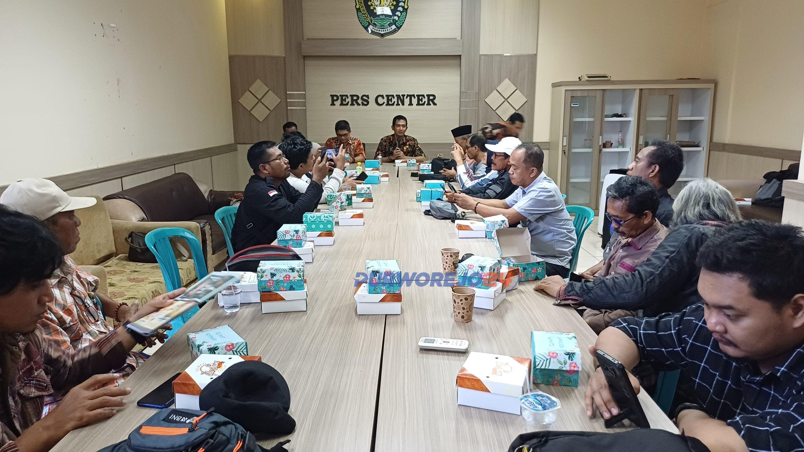 Suasana kegiatan Jumpa Pers tentang Hari Jadi Purworejo, di ruang pers center Kominfostasandi Purworejo, pada Kamis (15/2/2024)