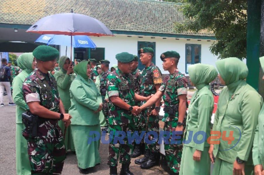 Anggota TNI yang hafal al Qur'an dapat hadiah umroh