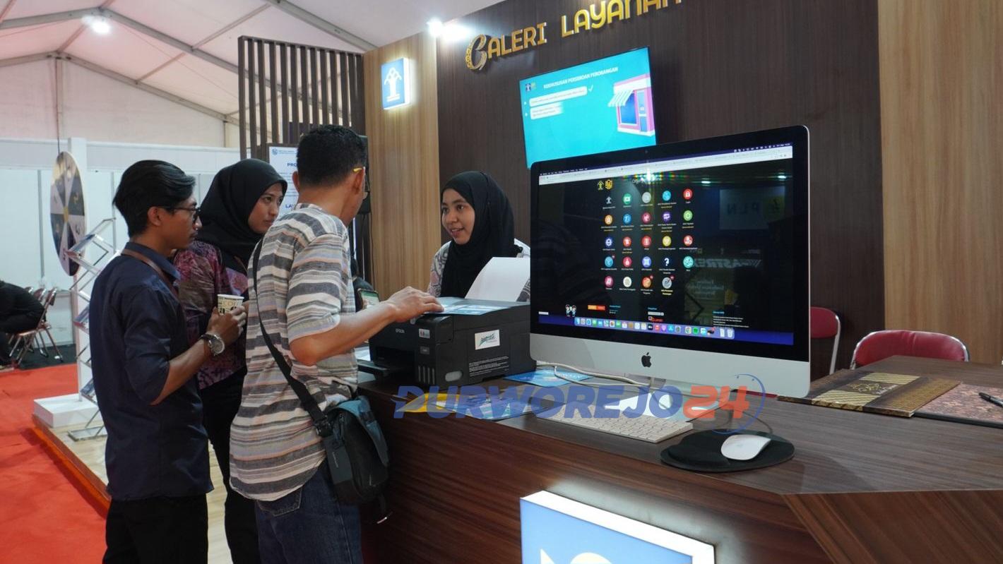 Layanan di stand expo Purworejo