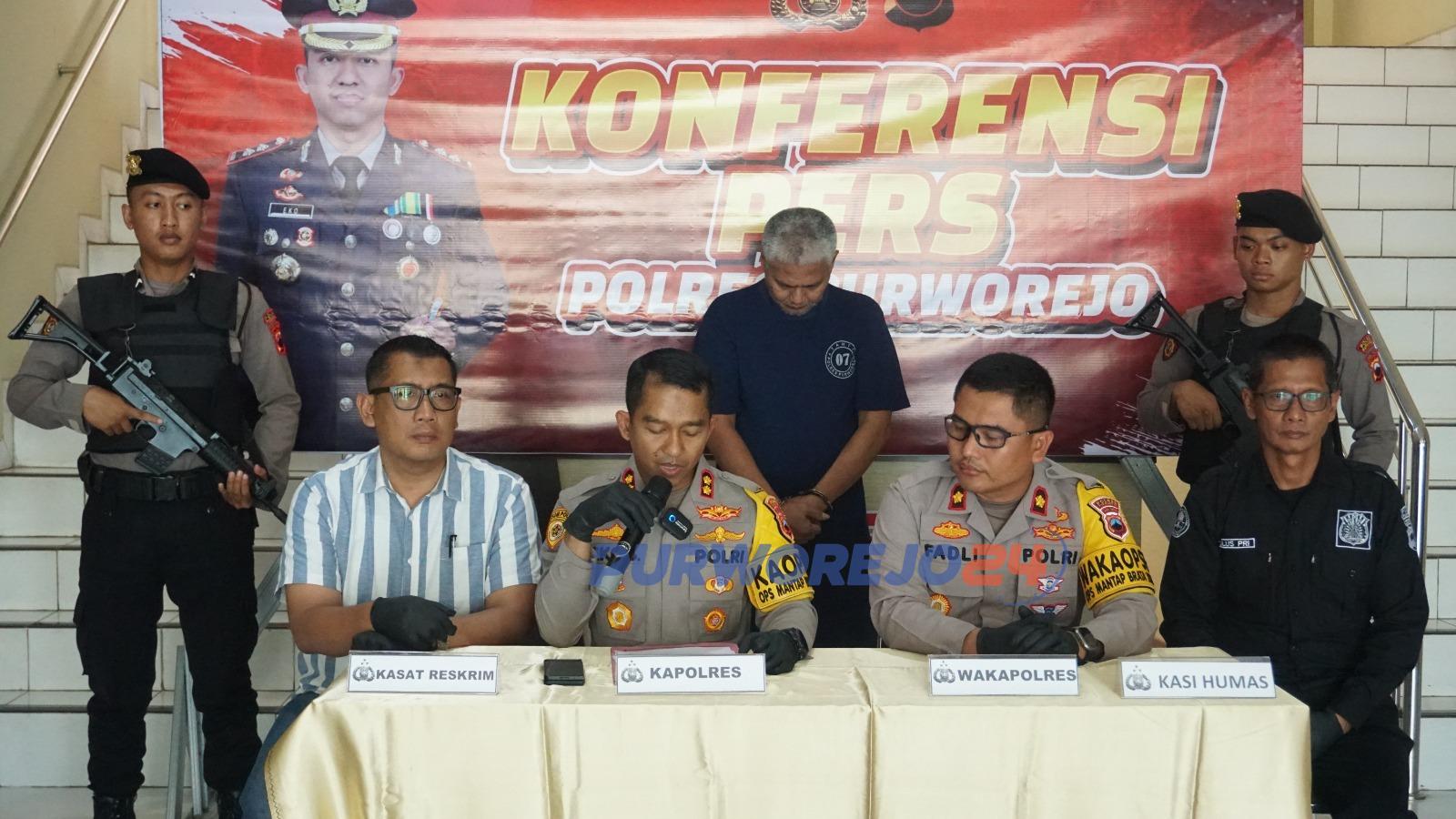 Kapolres Purworejo saat melaksanakan konfrensi pers terkait kasus penipuan