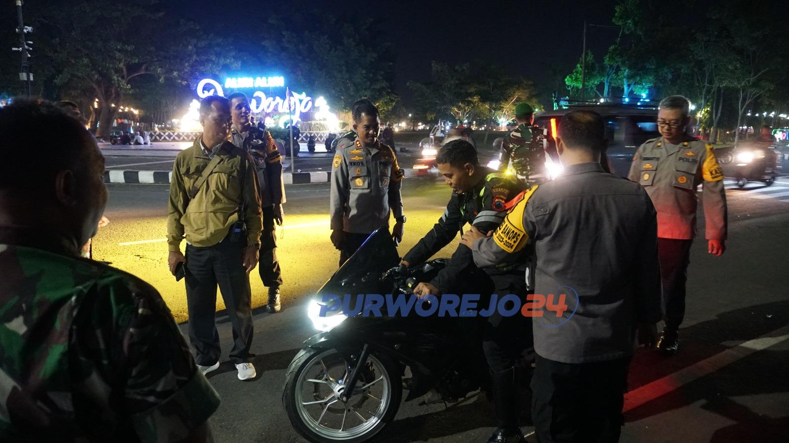 Petugas amankan motor berknalpot brong dimalam takbiran