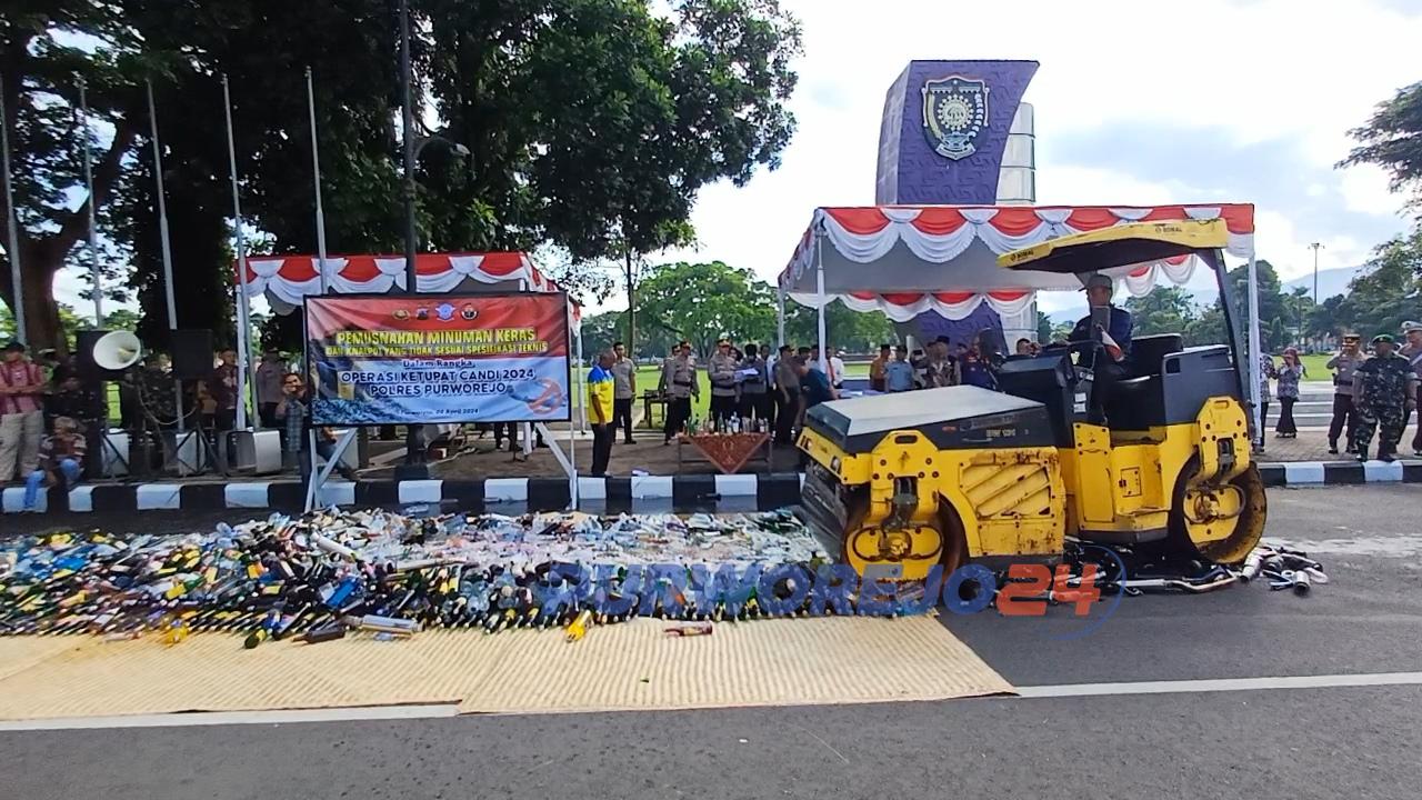 Polres Purworejo musnahkan ribuan botol miras dan knalpot brong