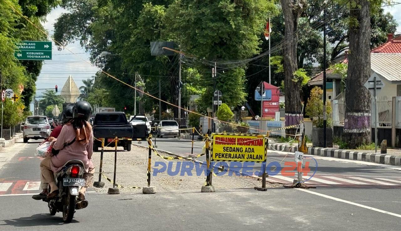 Pembangunan yang mandek dijalan Ahmad Yani