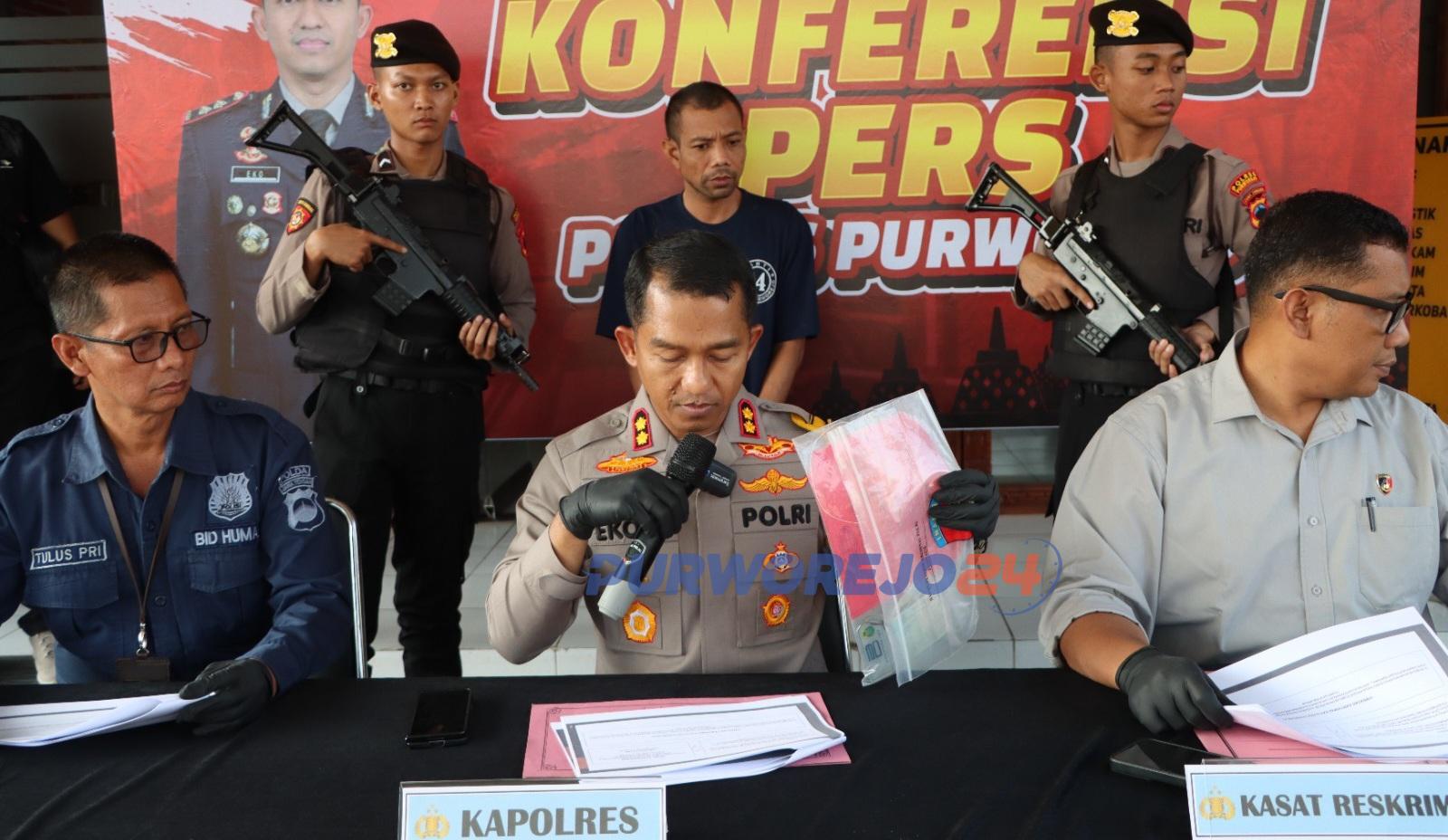 Jumpa pers terkait pencurian sepeda motor