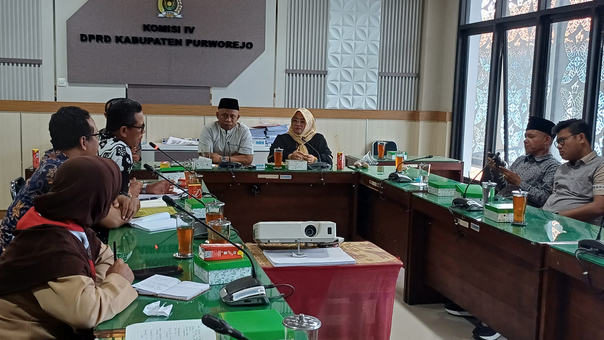 Rapat dengar pendapat di ruang komisi IV DPRD Purworejo, pada Jumat (21/6/2024)